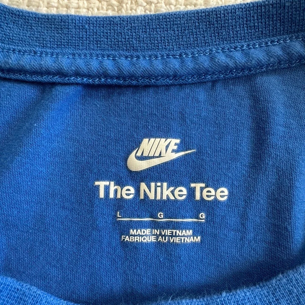 Nike Graphic Tee Shirt Sport Essentials Blue Red Yellow Swoosh Embroidered Large